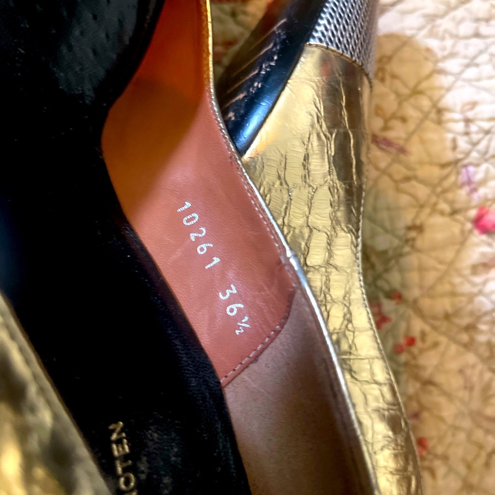 Dress shoes